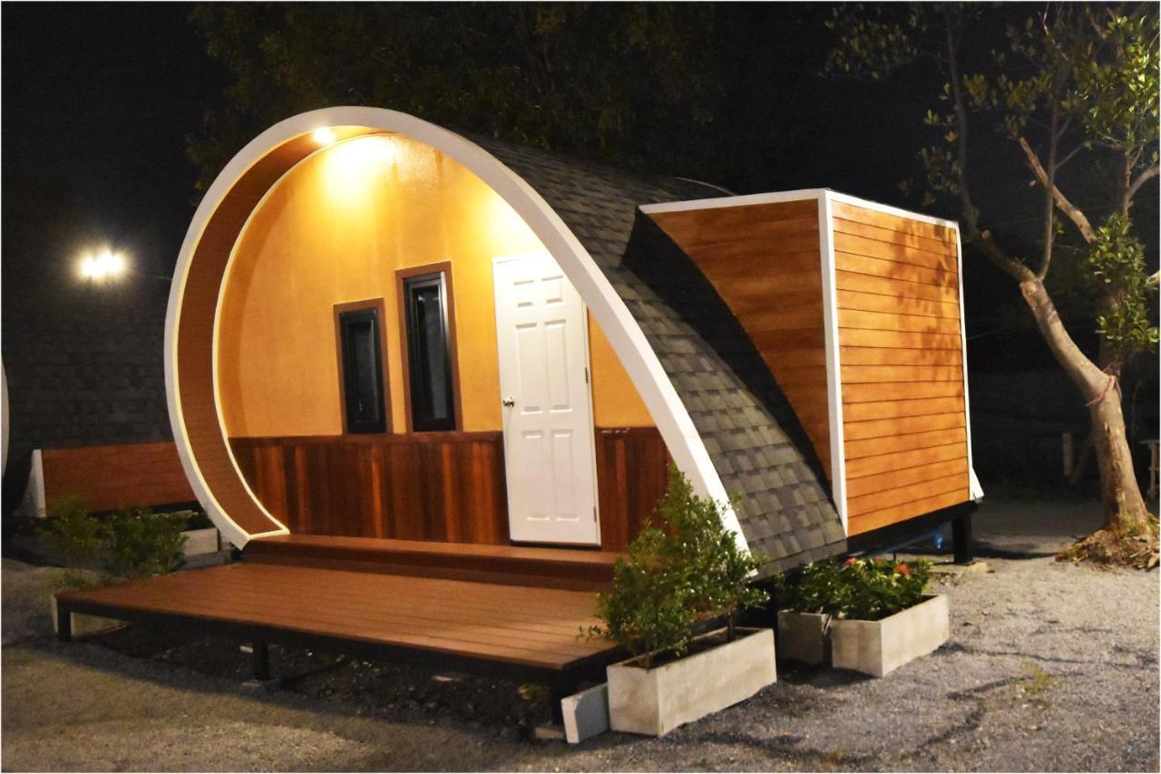 בנגקוק Tiny Hut Resort מראה חיצוני תמונה
