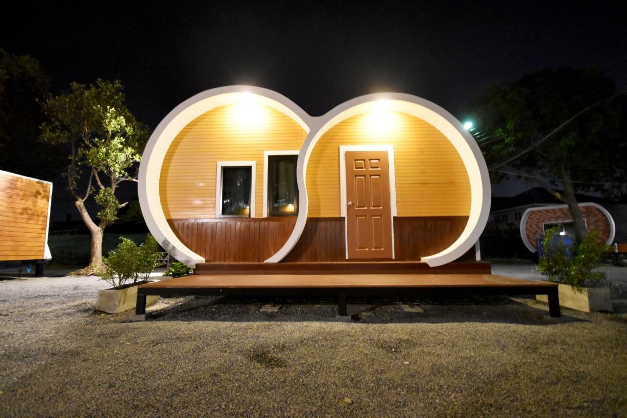 בנגקוק Tiny Hut Resort מראה חיצוני תמונה